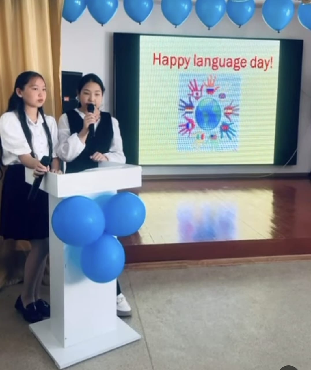 «Happy languages day»